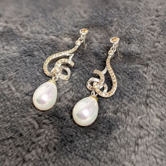 Jewelry - Vintage Champagne Colored CZ & Faux Pearl Drop Pierced Earrings